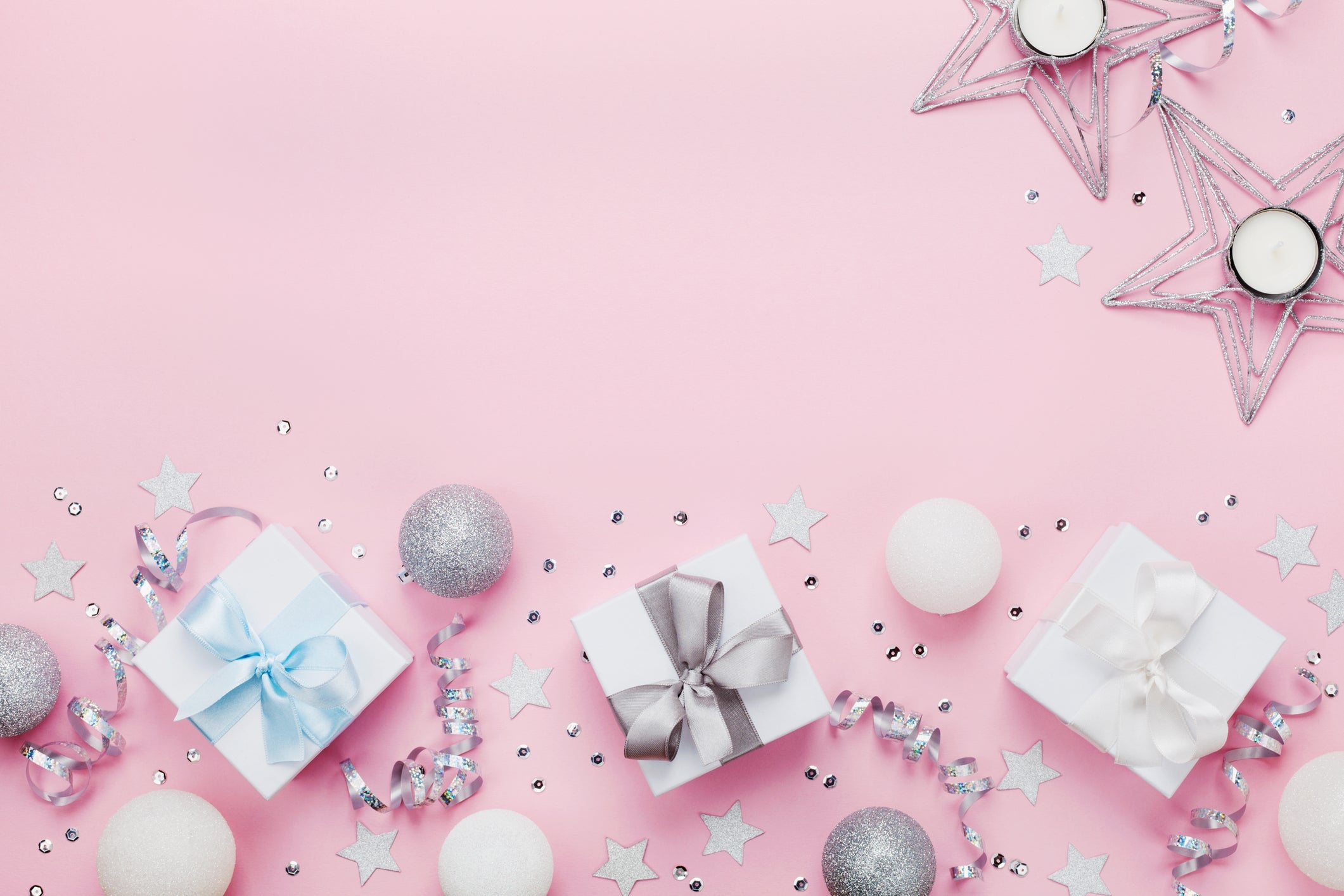 Get ready to paint the town pink with Party Empress' fabulous range of pink-coloured party products! 