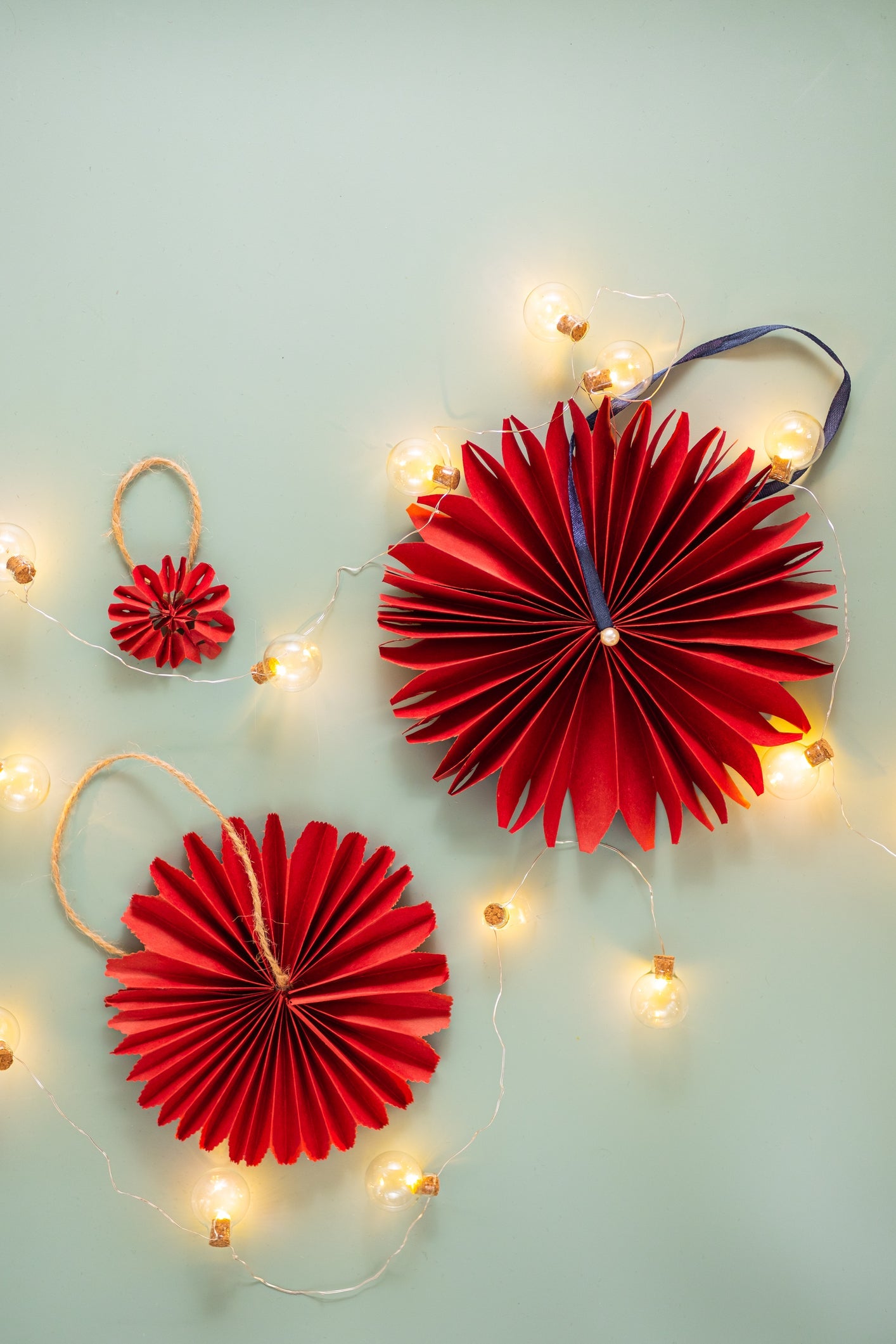 Introducing Party Empress' exquisite Burgundy Decorations - the perfect choice for those who appreciate the timeless allure of deep, rich hues. Transform your event into a sophisticated affair with our curated selection of burgundy-themed decor.