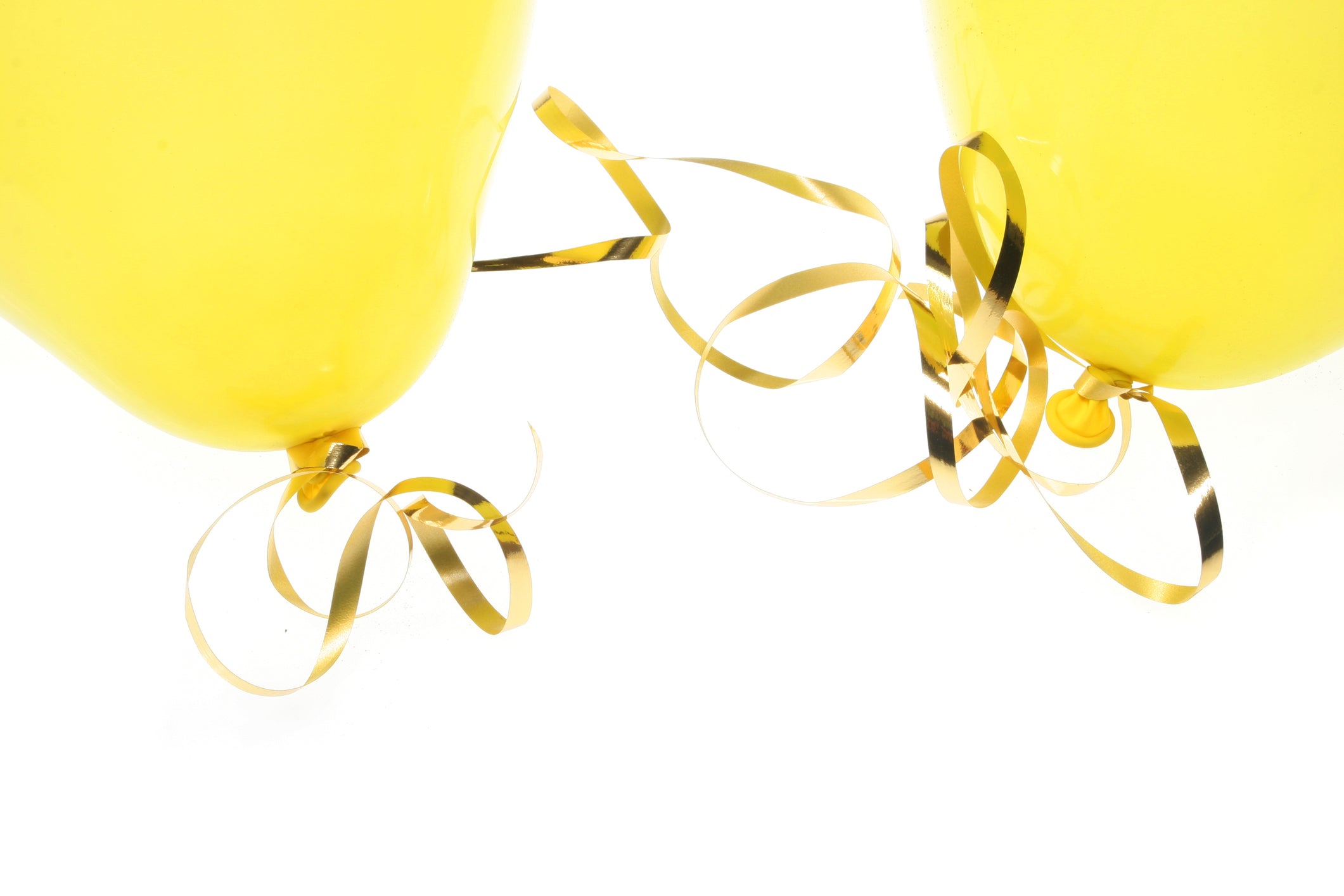 Illuminate your next event with Party Empress' dazzling yellow party decorations! Perfect for birthdays, baby showers, weddings, and more