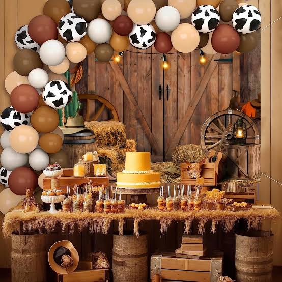 Welcome to the wild west of party fun! Our Cowboy Collection at Party Empress is packed with all the Western-themed party supplies